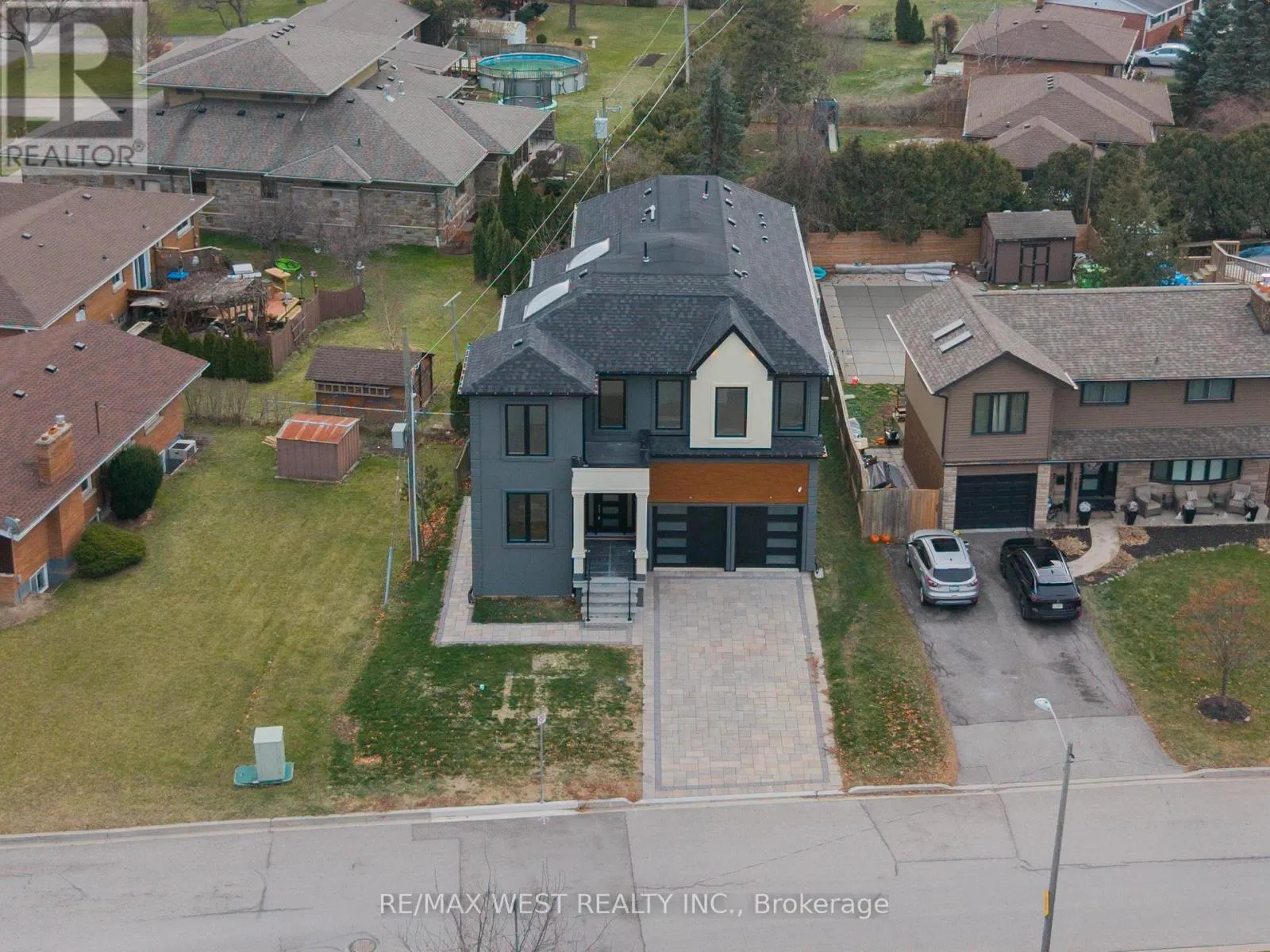 185 RIVERVIEW BOULEVARD