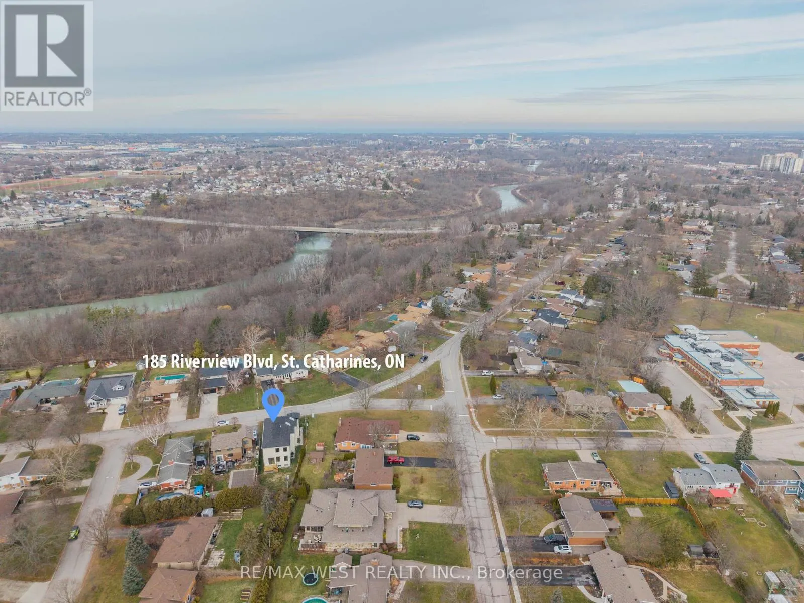 185 RIVERVIEW BOULEVARD