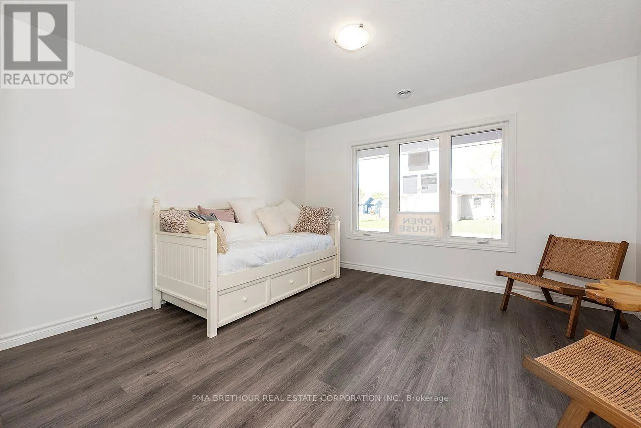 267 LAKE BREEZE DRIVE