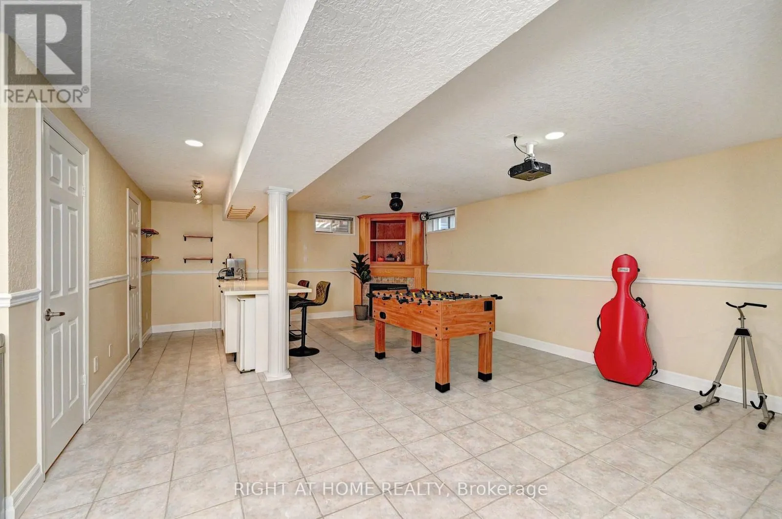 733 CHESAPEAKE DRIVE