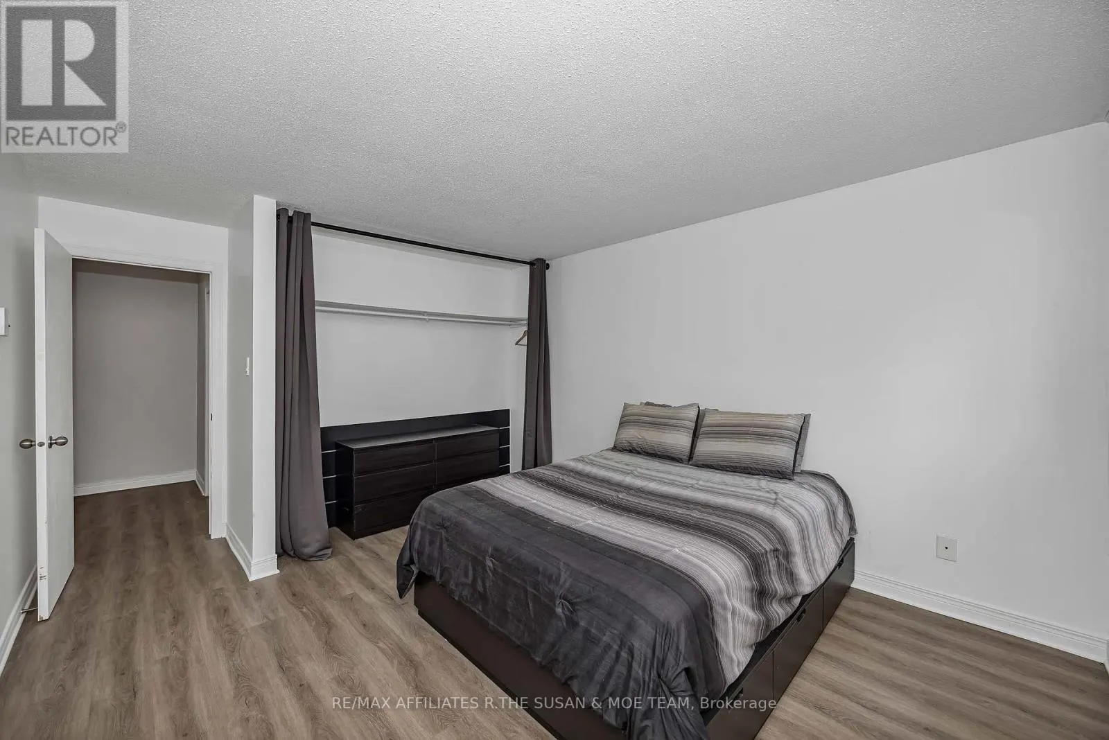 6 - 500 FENERTY COURT