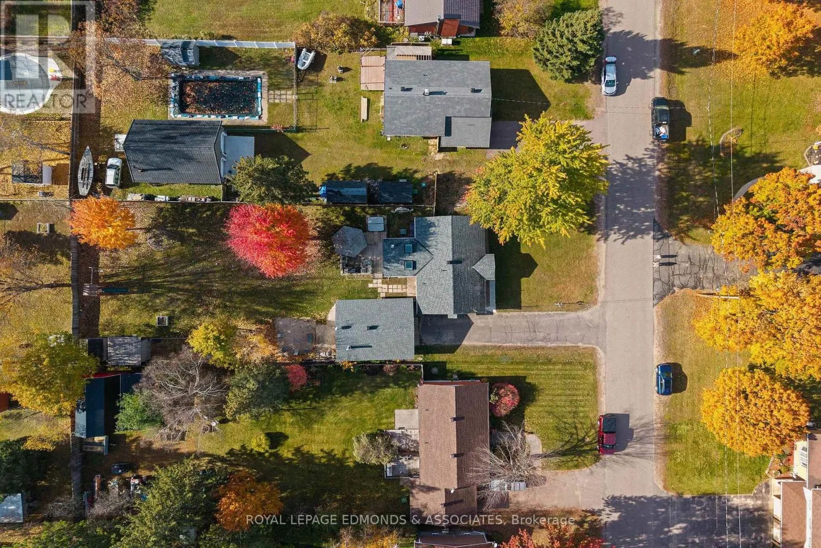 10 SUNSET CRESCENT