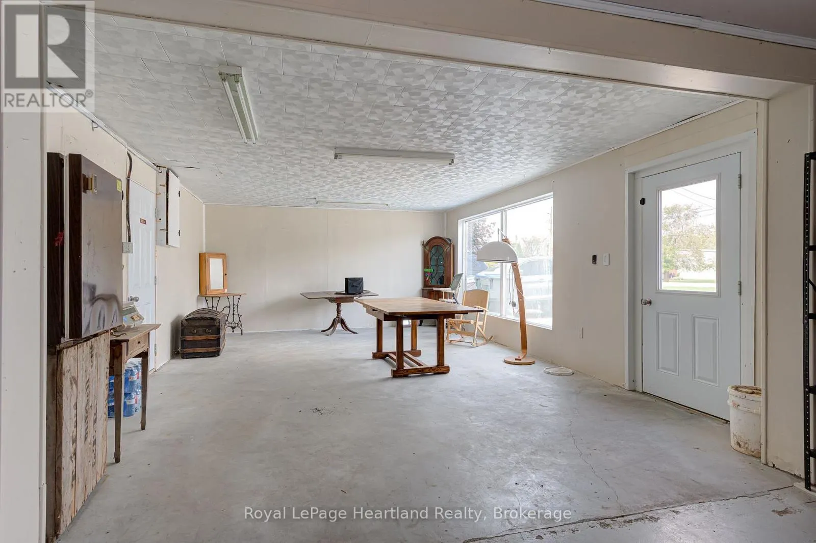 160 HURON ROAD