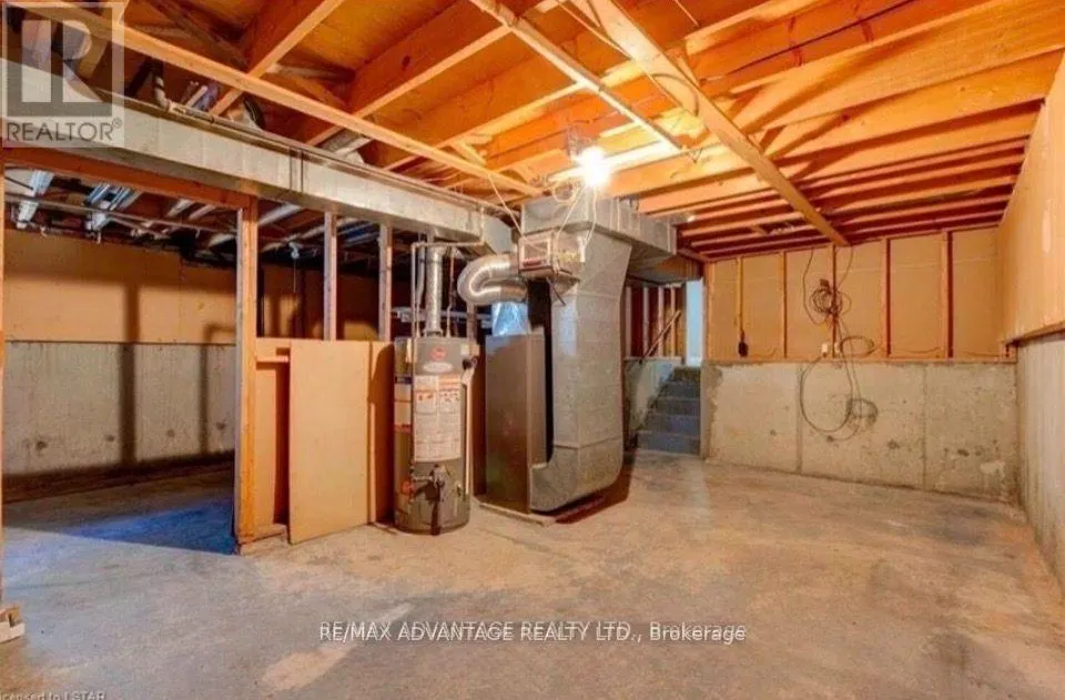 9 CAMELOT CRESCENT