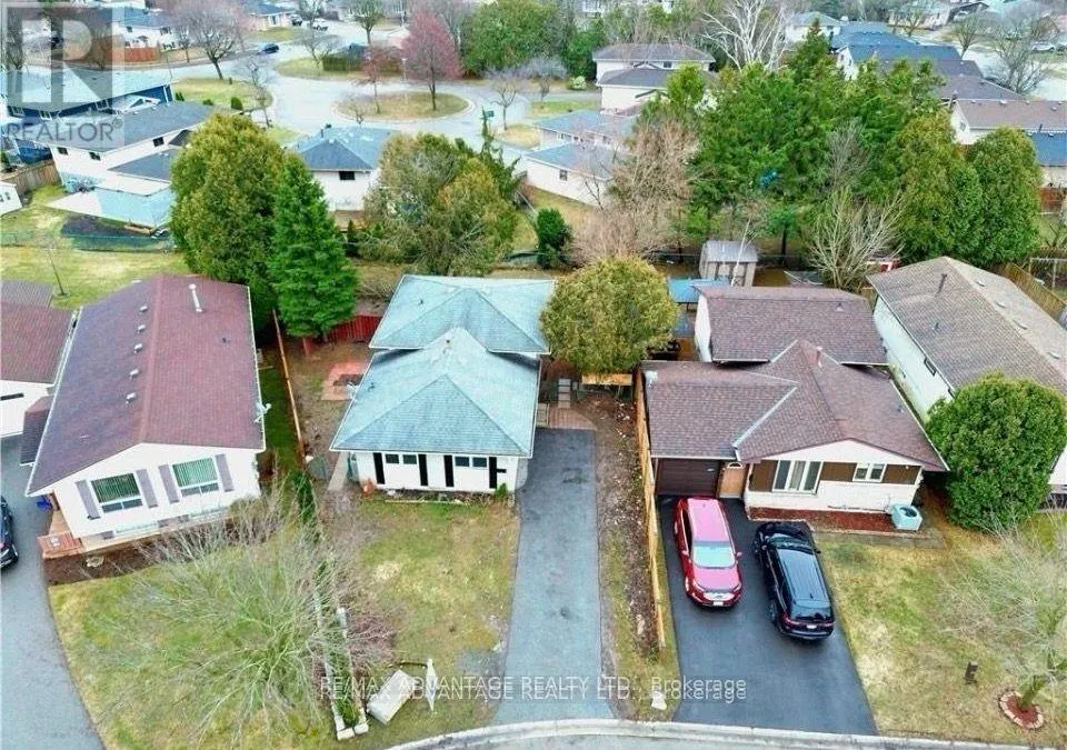 9 CAMELOT CRESCENT