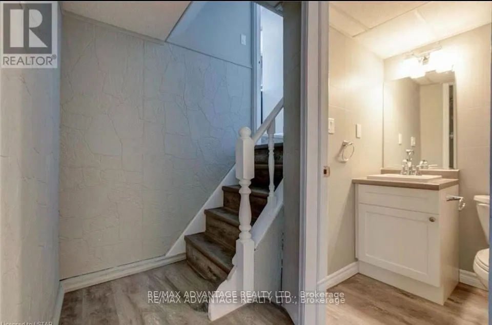 9 CAMELOT CRESCENT