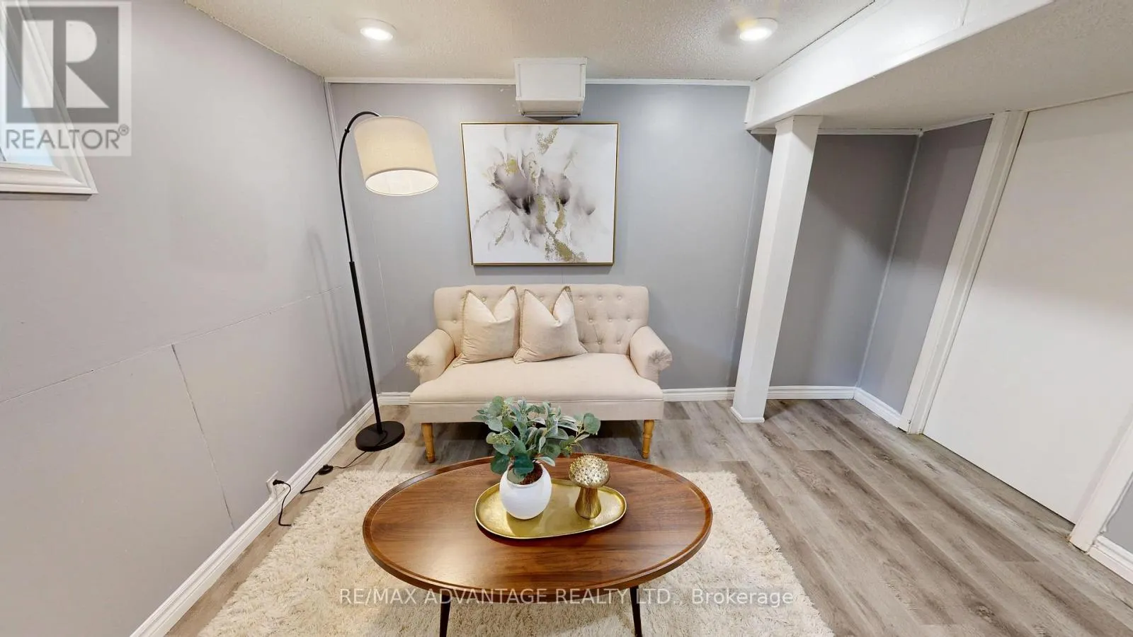 9 CAMELOT CRESCENT