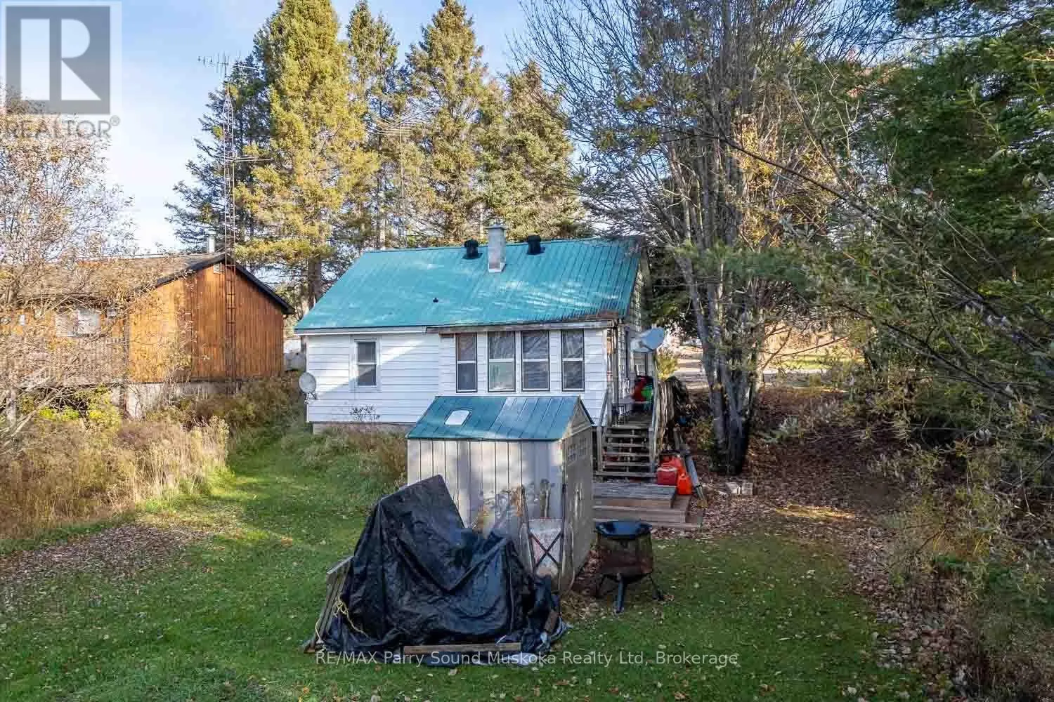 27 AHMIC ST STREET W