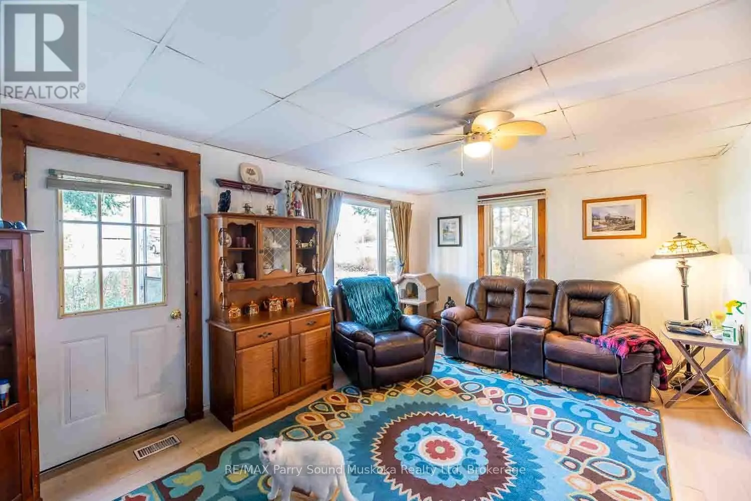 27 AHMIC ST STREET W