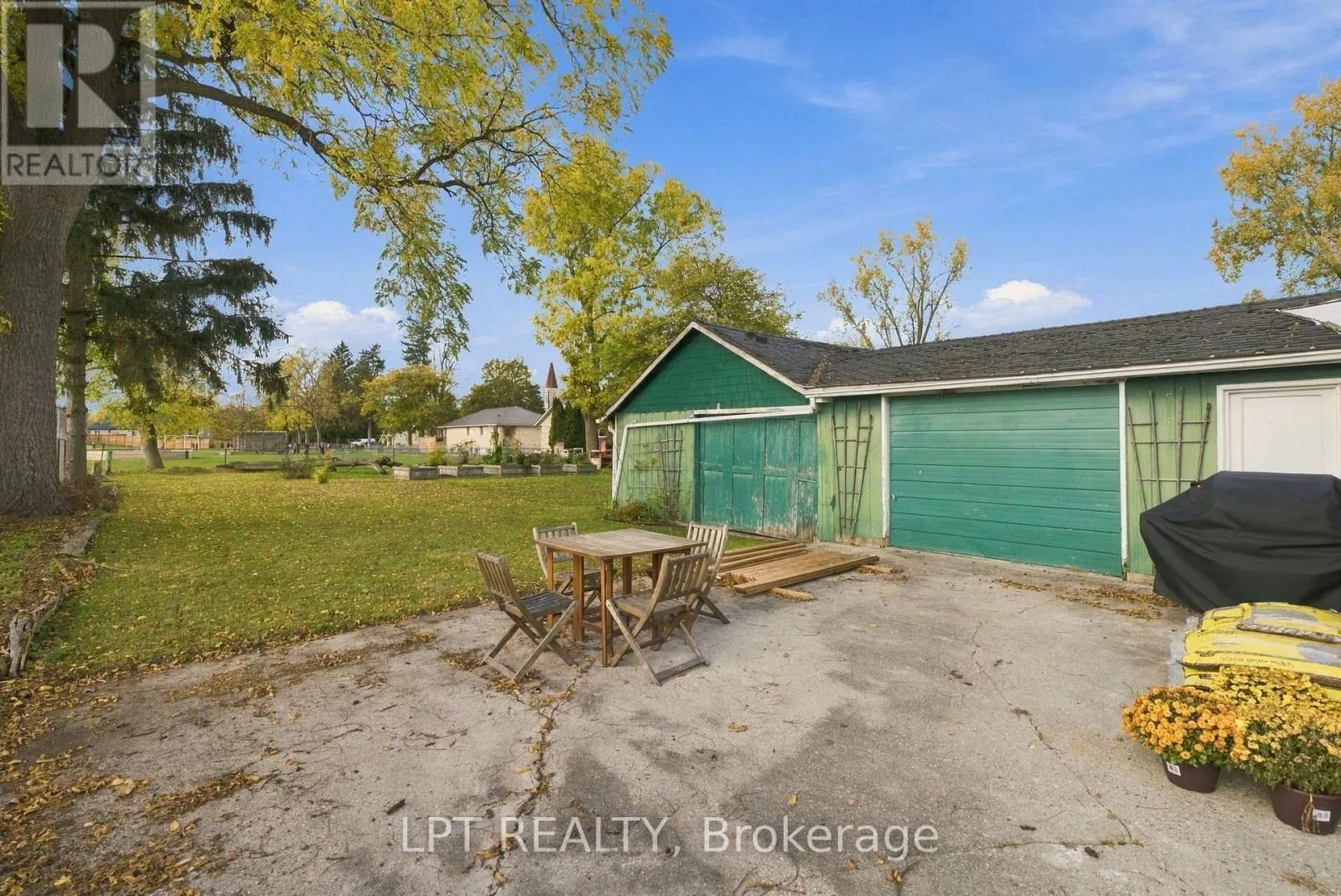 151 PARKHILL MAIN STREET