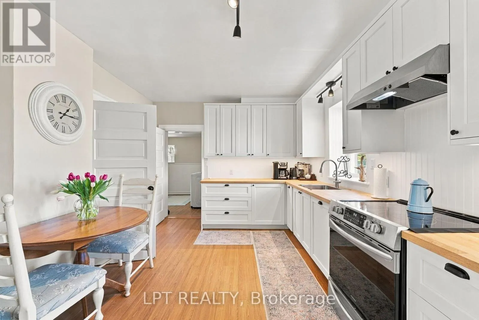 151 PARKHILL MAIN STREET