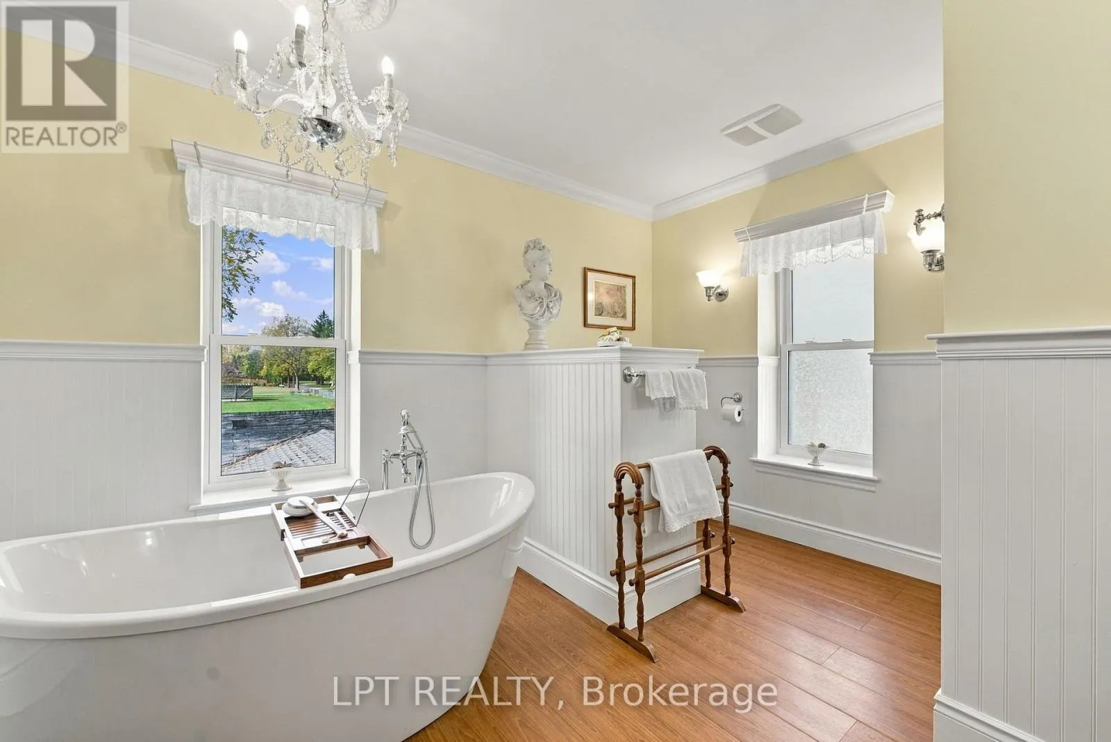 151 PARKHILL MAIN STREET