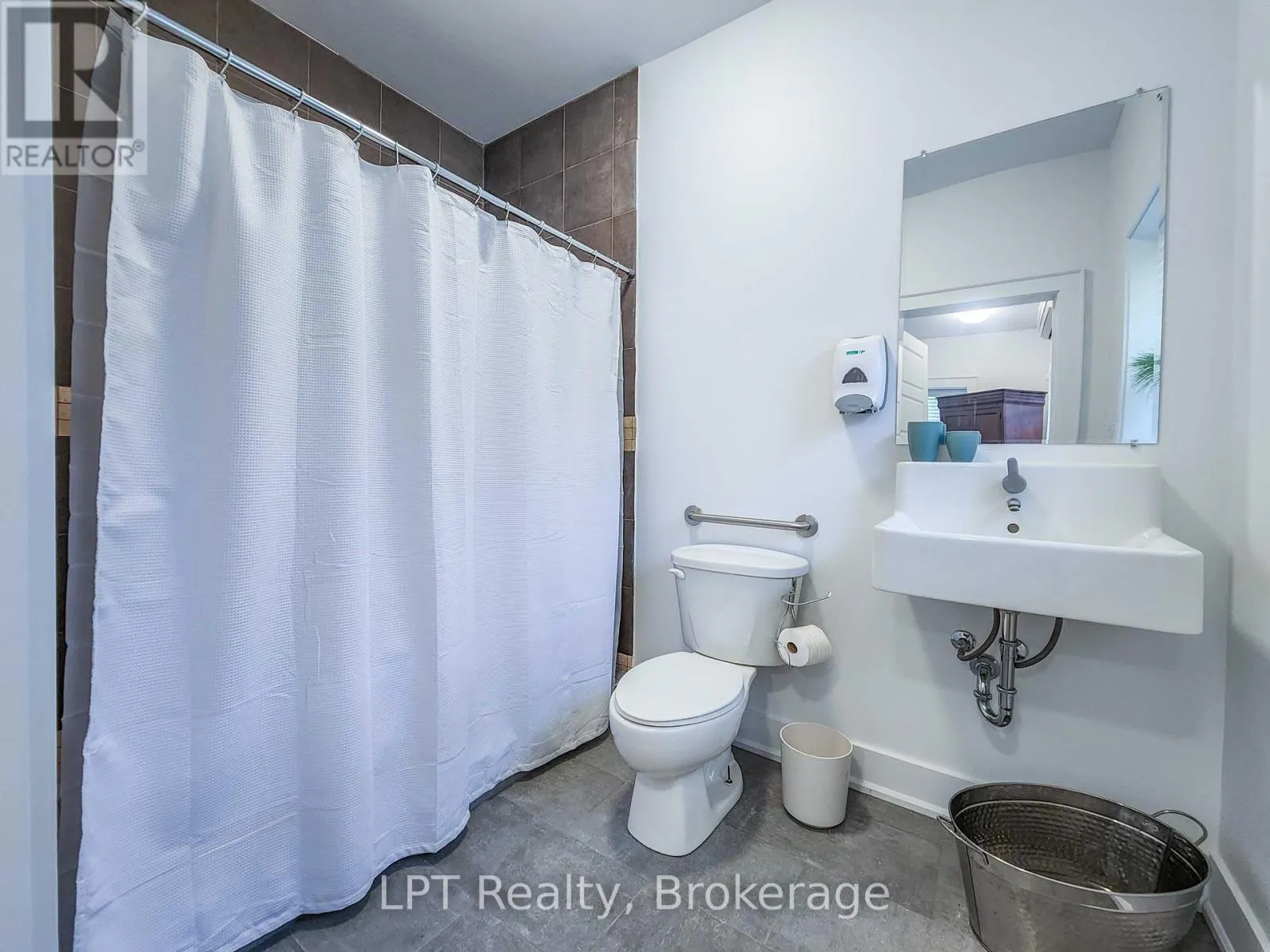 UNIT #3 - 12 LEGGETT LANE #Unit #3