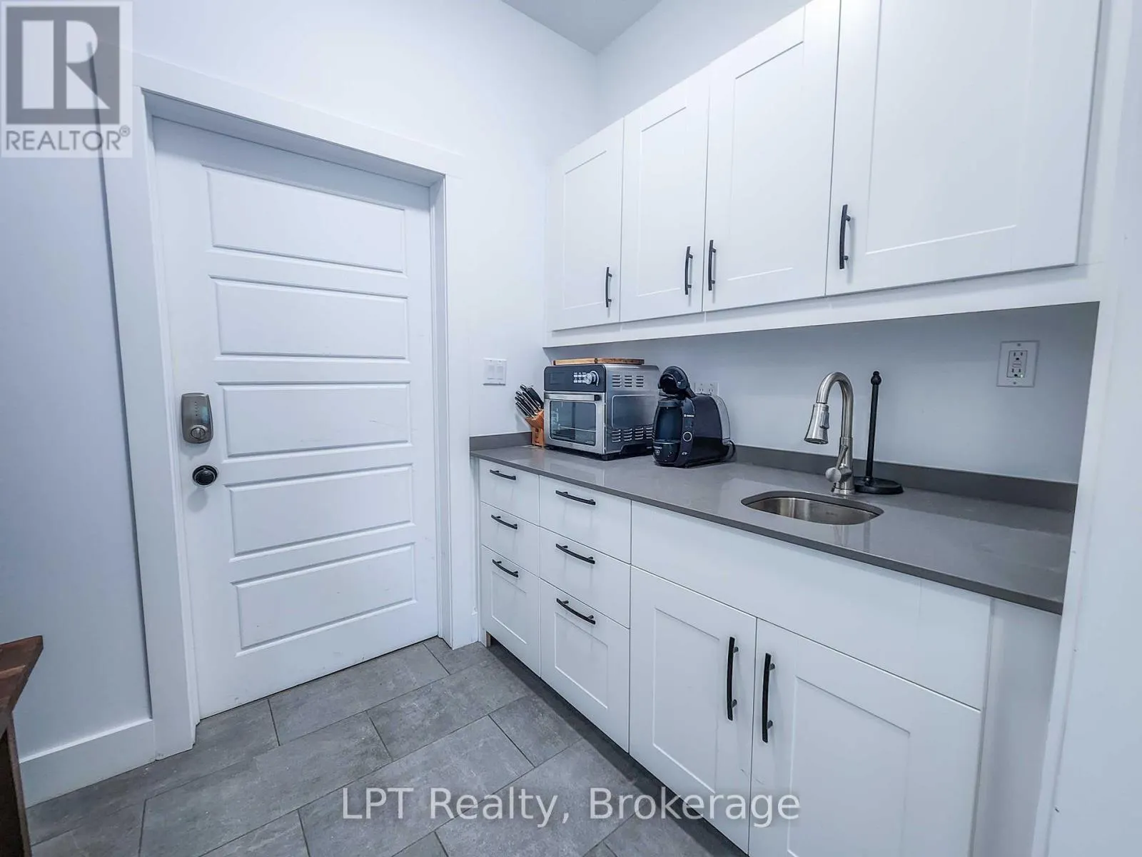 UNIT #3 - 12 LEGGETT LANE #Unit #3