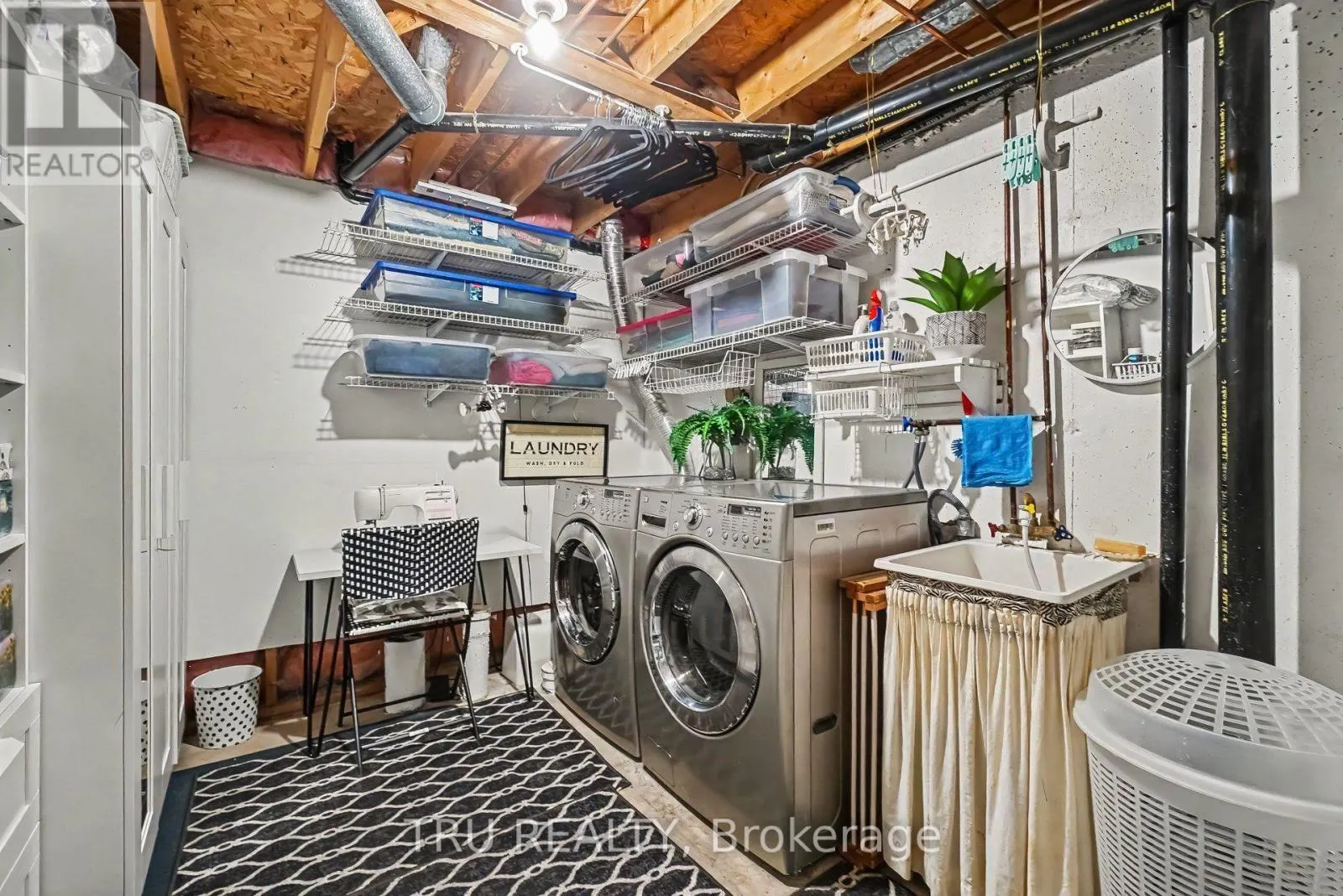 10 - 710 CORONATION AVENUE
