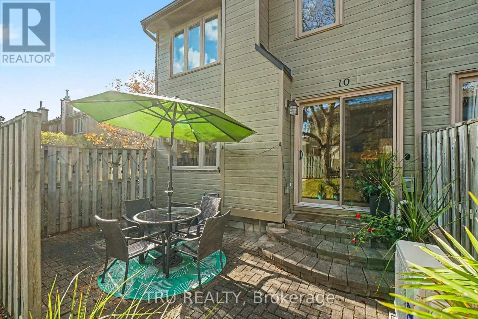 10 - 710 CORONATION AVENUE