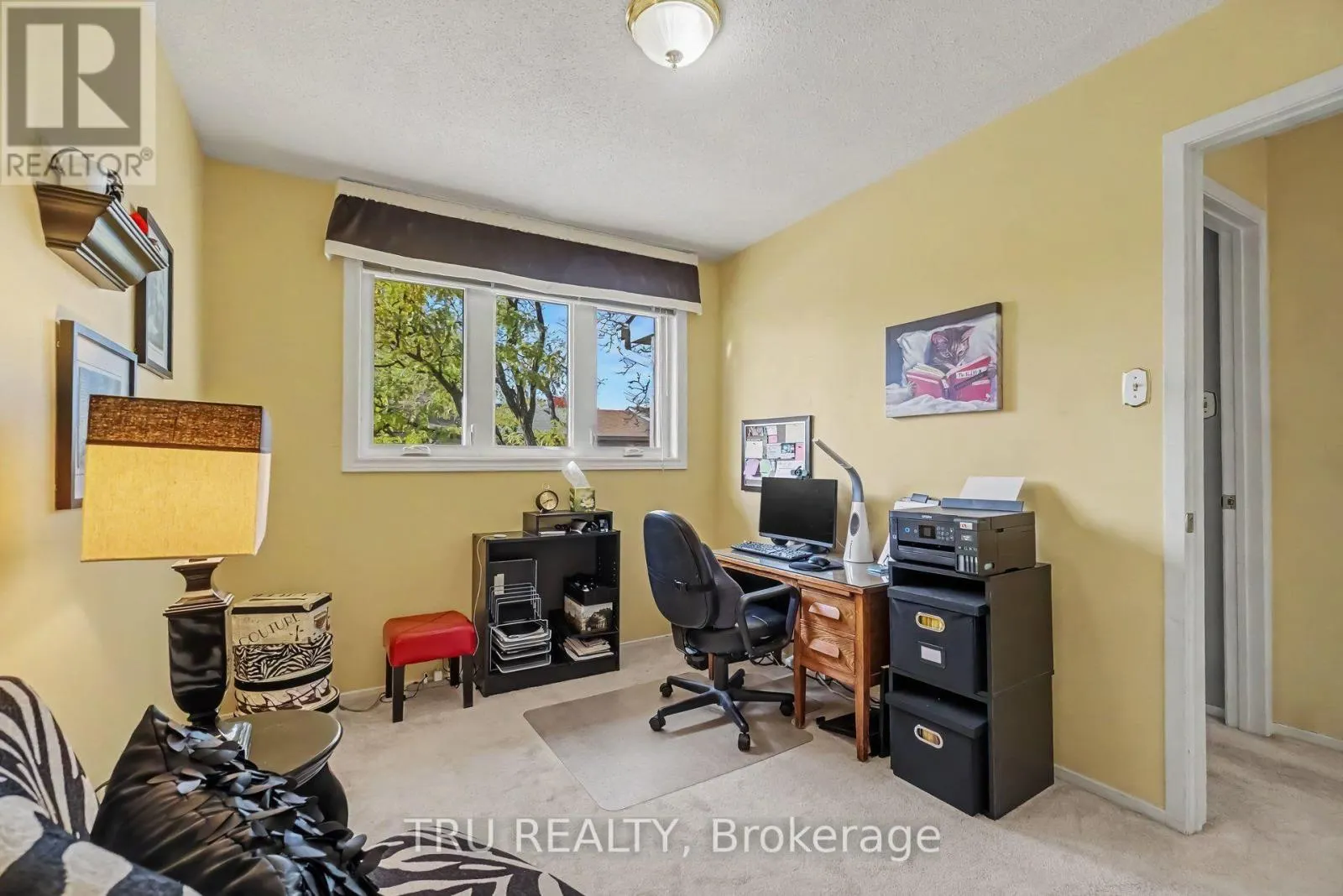10 - 710 CORONATION AVENUE