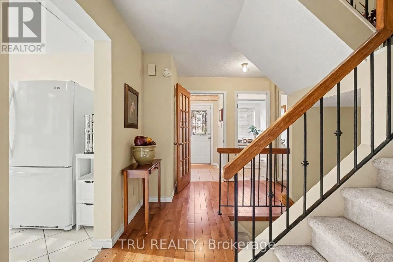 10 - 710 CORONATION AVENUE