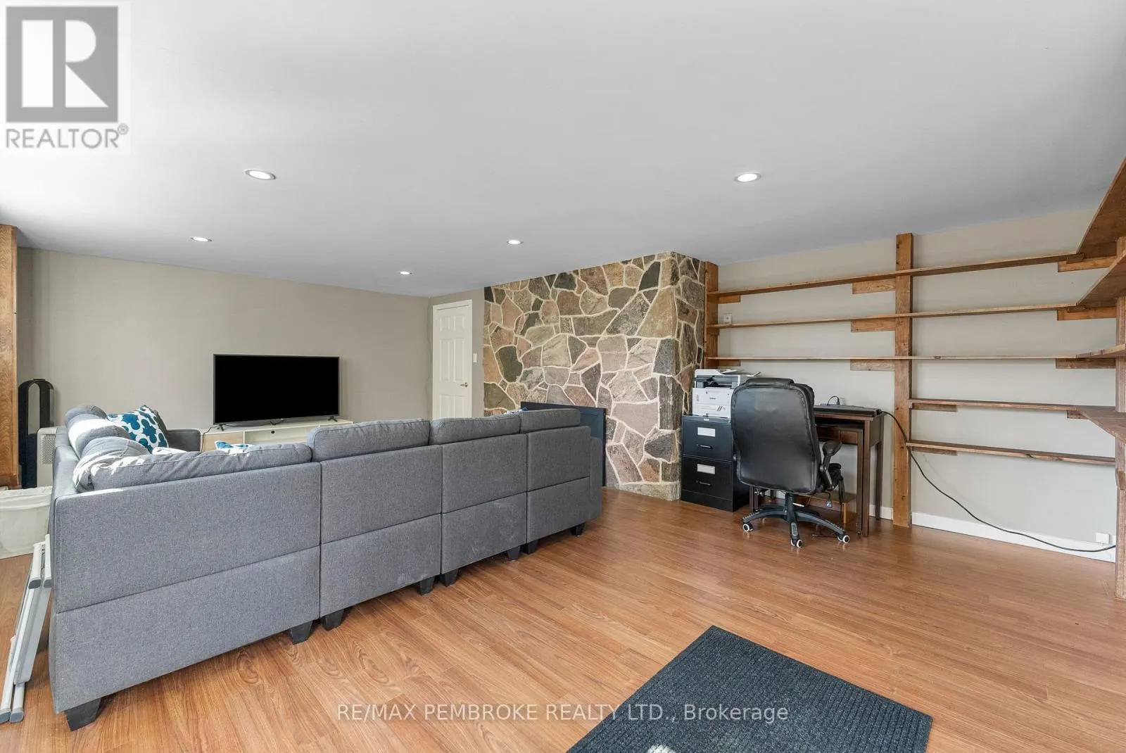 235 BROADVIEW DRIVE