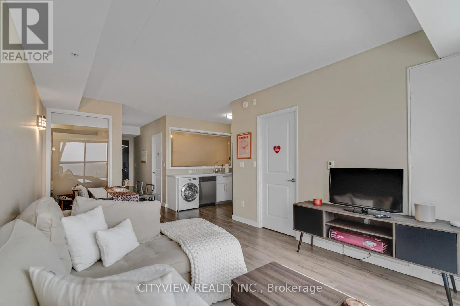 414 - 1291 GORDON STREET