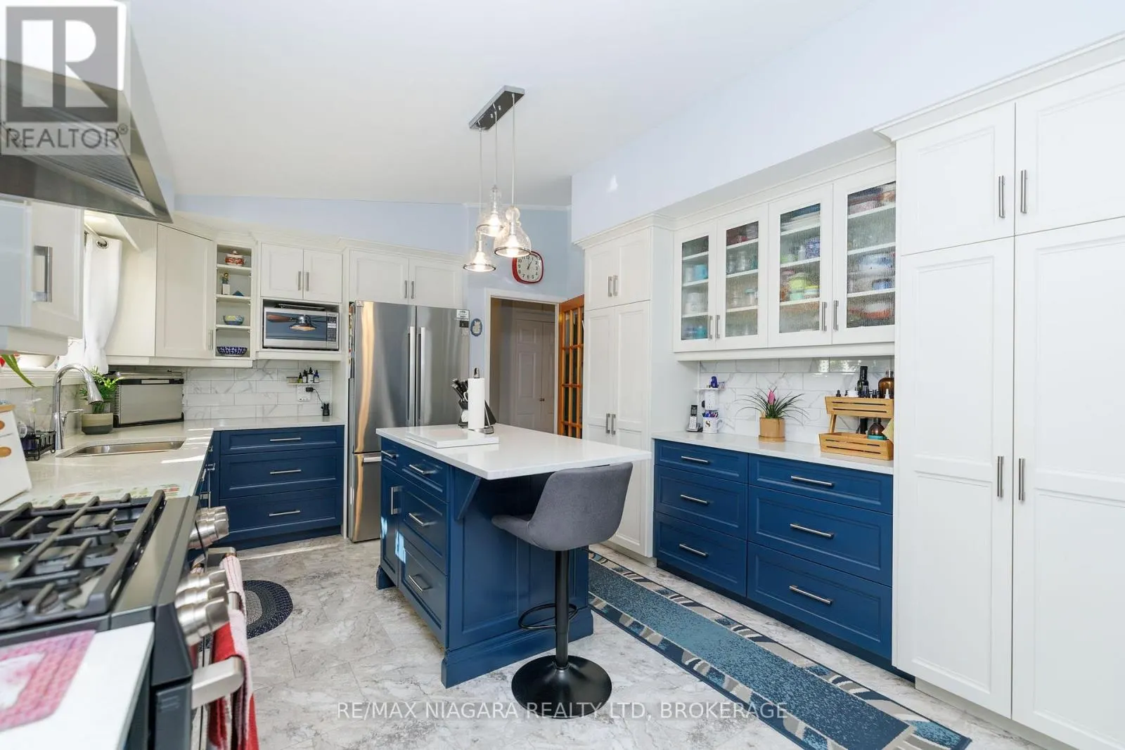 3984 ELM STREET