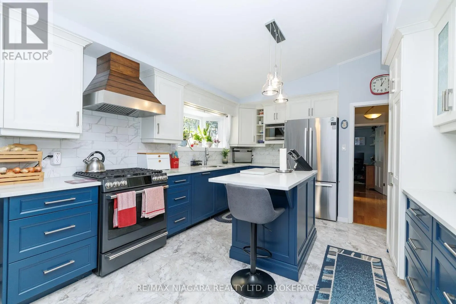 3984 ELM STREET