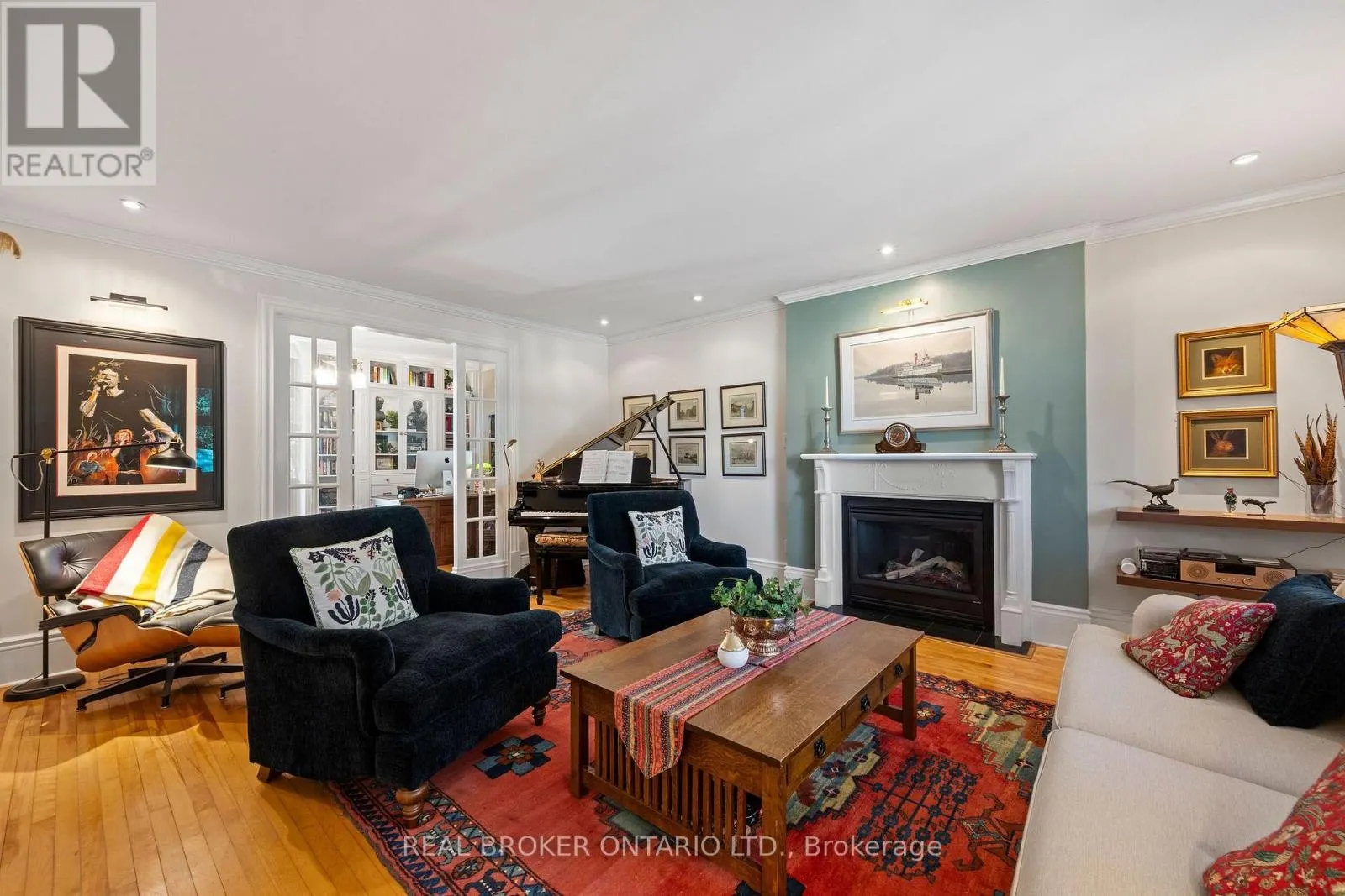 6 SOUTH STREET