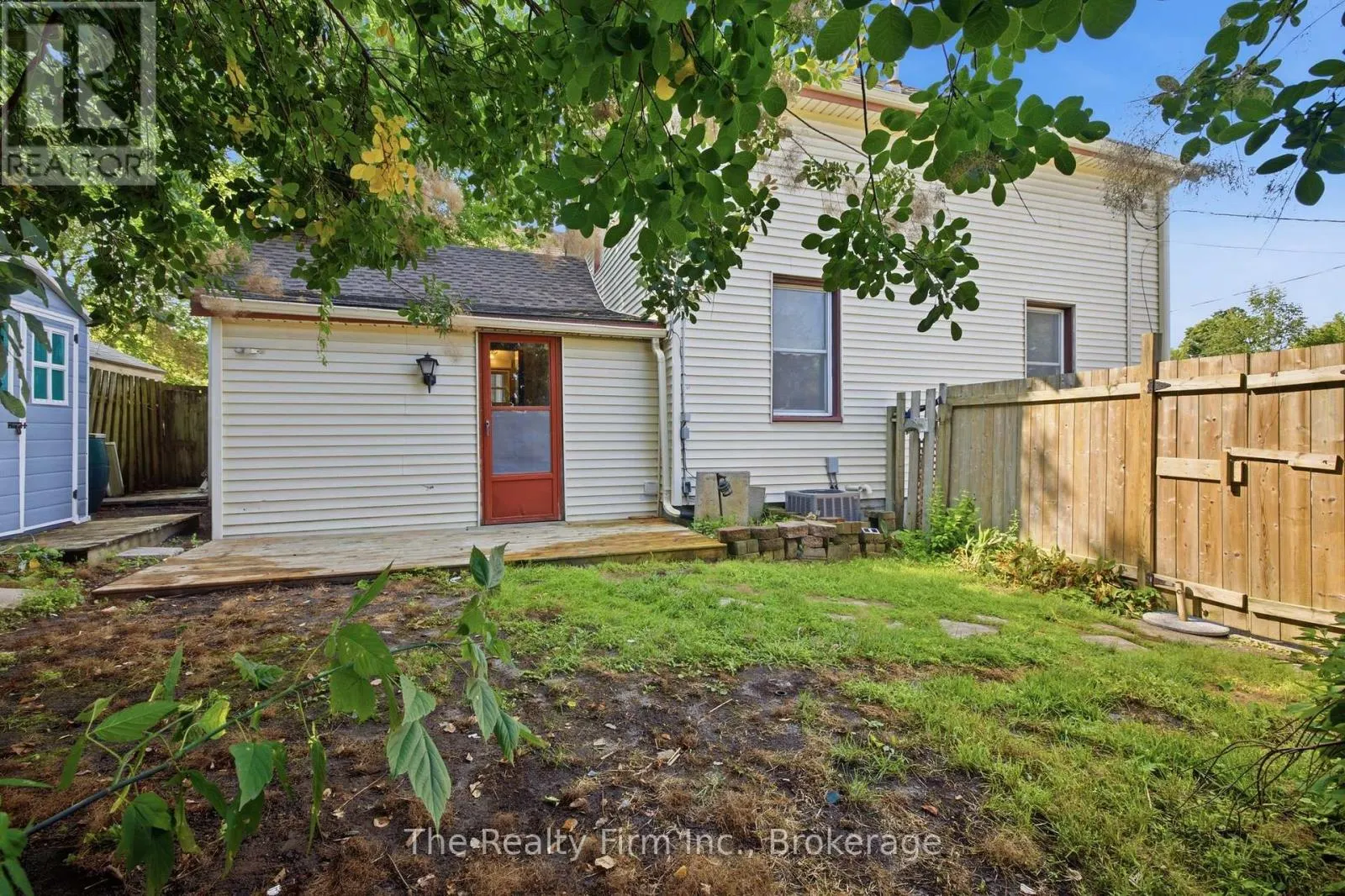 17 DOUGLAS STREET