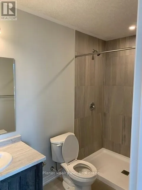 67 - 261 WOODBINE AVENUE #67