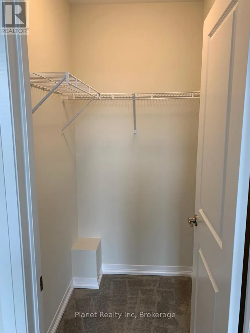 67 - 261 WOODBINE AVENUE #67