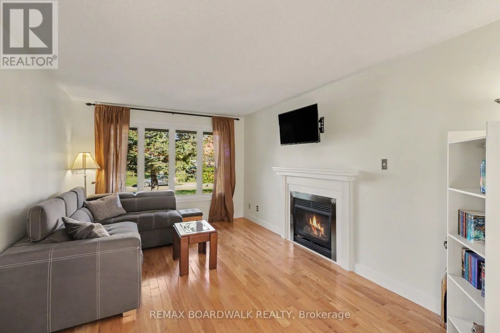 869 CLEARCREST CRESCENT