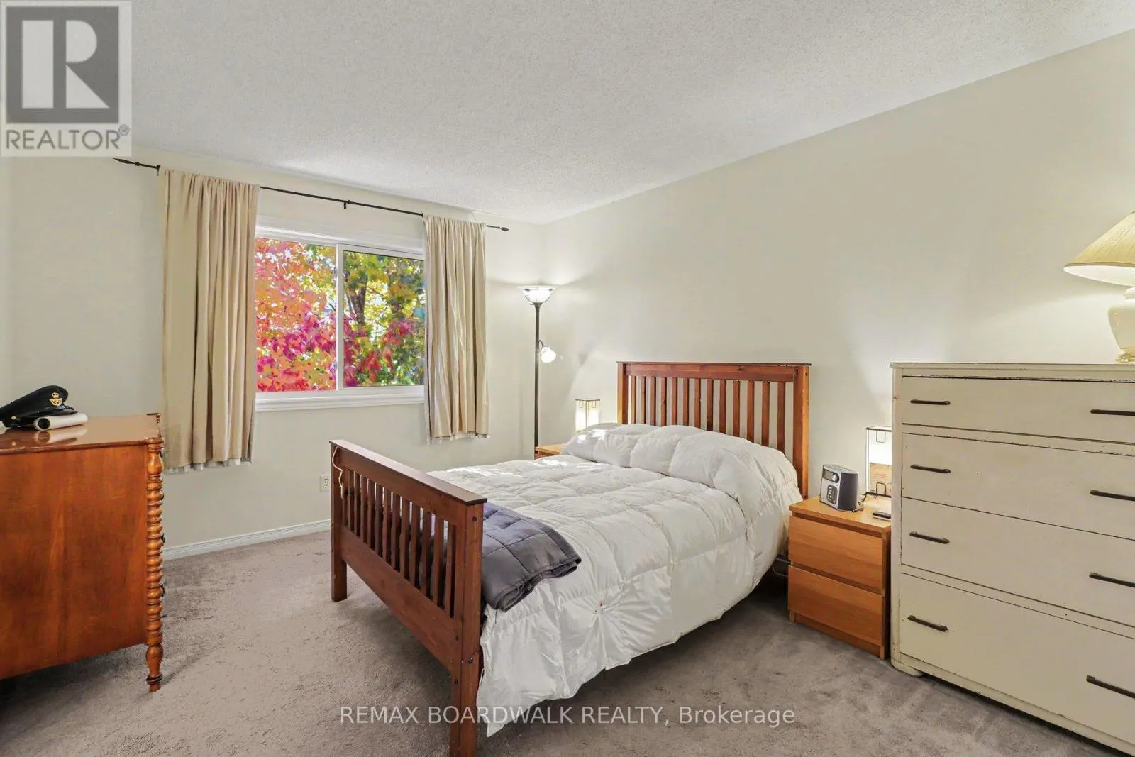 869 CLEARCREST CRESCENT