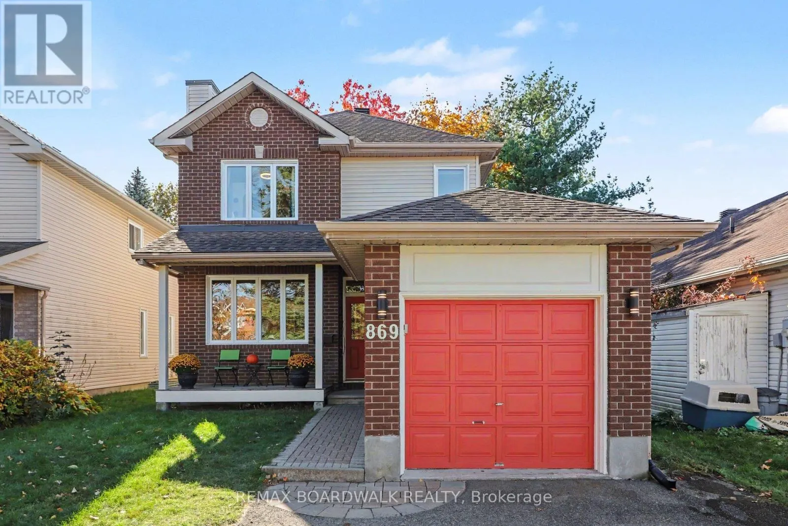 869 CLEARCREST CRESCENT