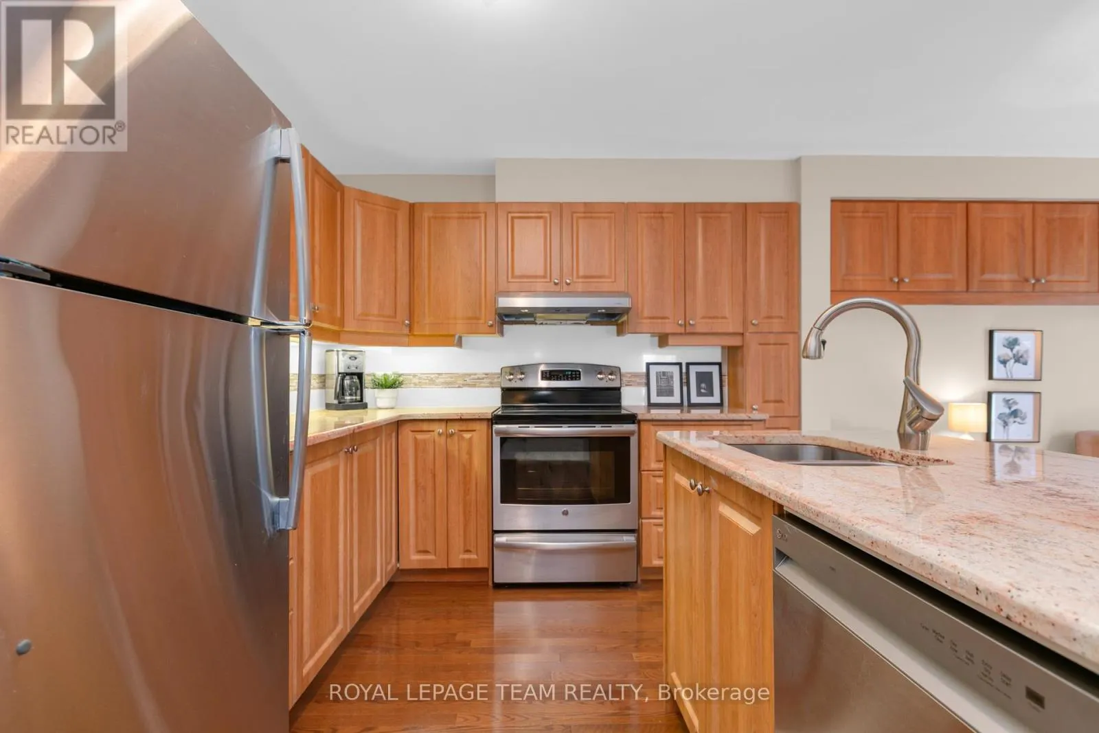 28 APPLEDALE DRIVE