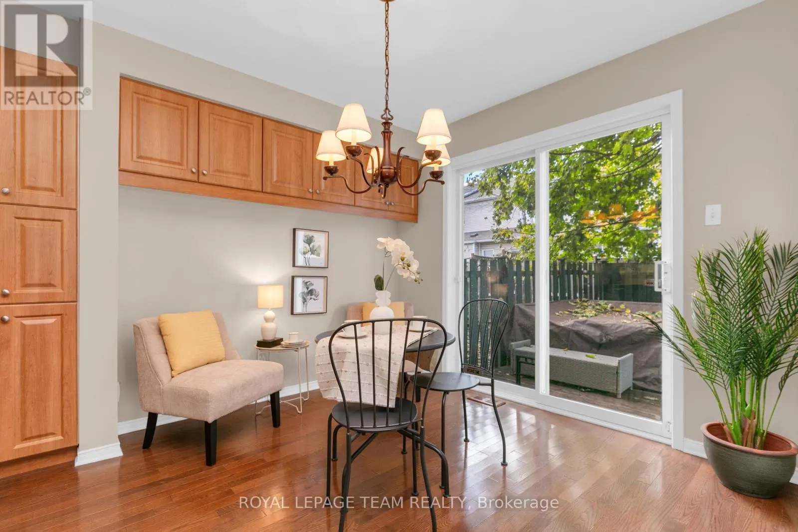 28 APPLEDALE DRIVE