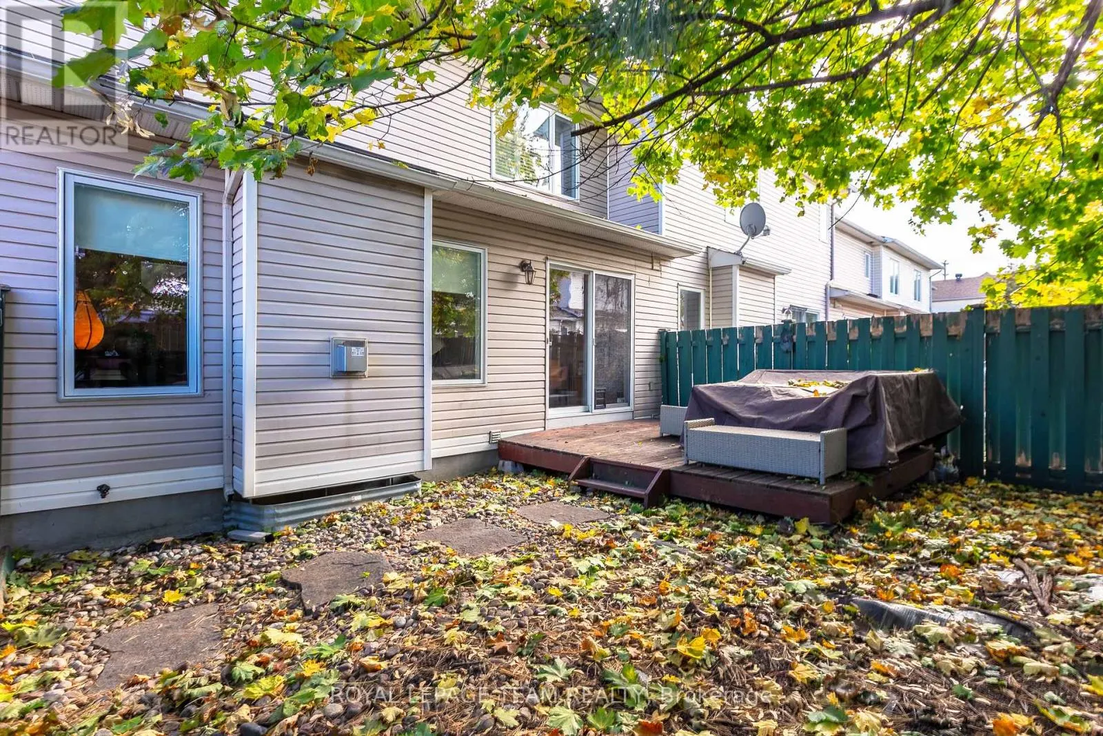 28 APPLEDALE DRIVE