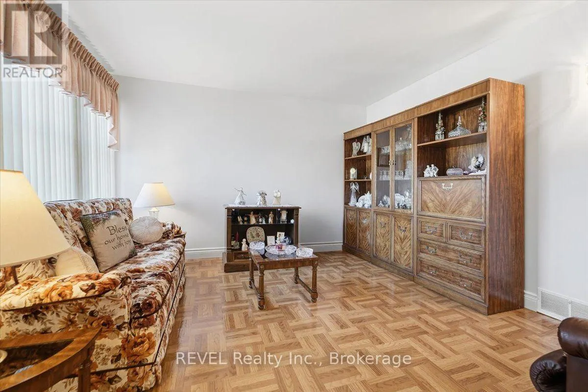 294 WELLINGTON STREET