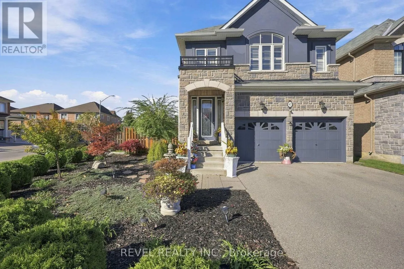 97 NARBONNE CRESCENT