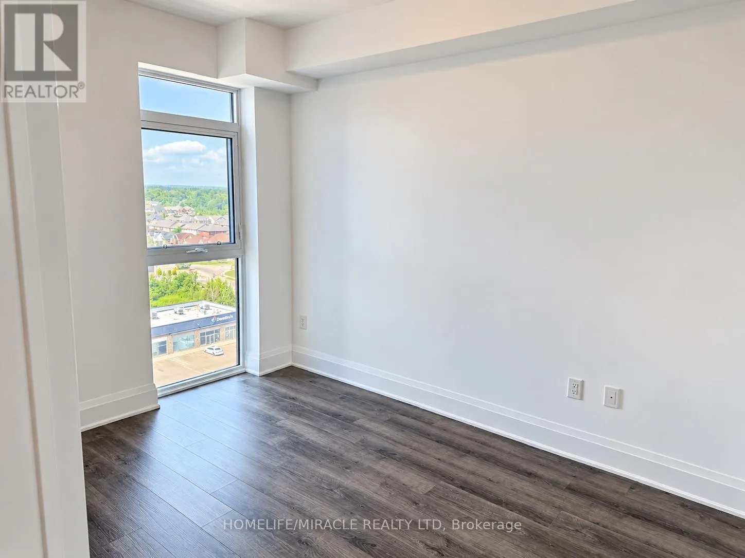 1104 - 470 DUNDAS STREET E