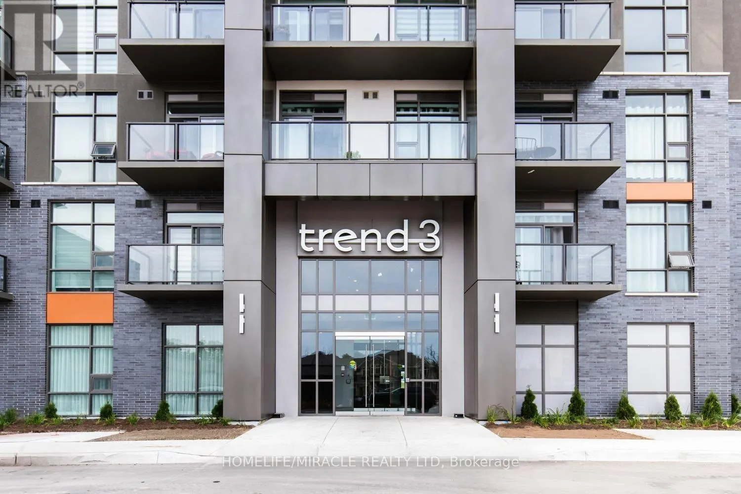1104 - 470 DUNDAS STREET E