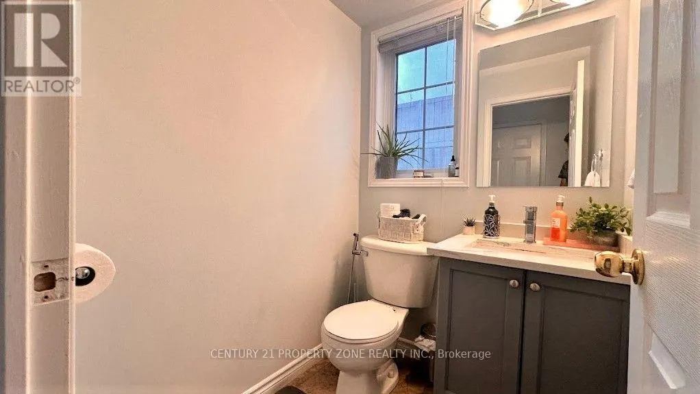 18 - 104 FRANCES AVENUE