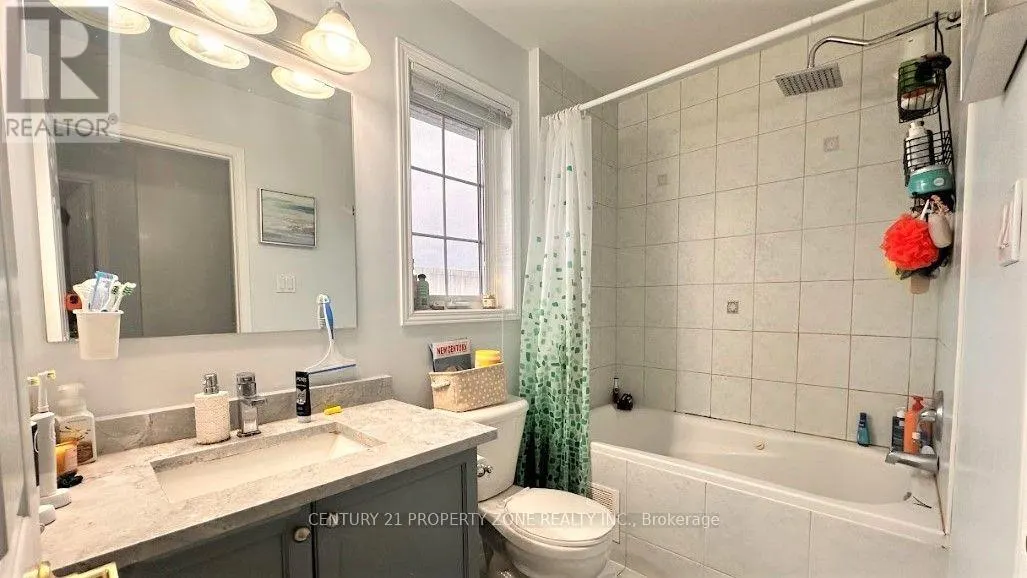 18 - 104 FRANCES AVENUE
