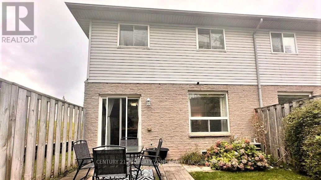 18 - 104 FRANCES AVENUE