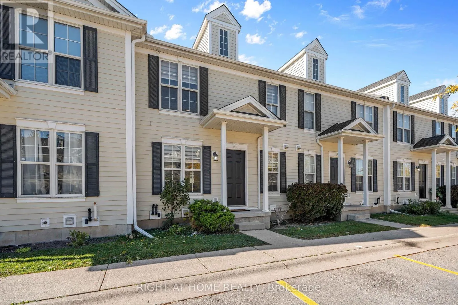 31 - 600 SARNIA ROAD #31