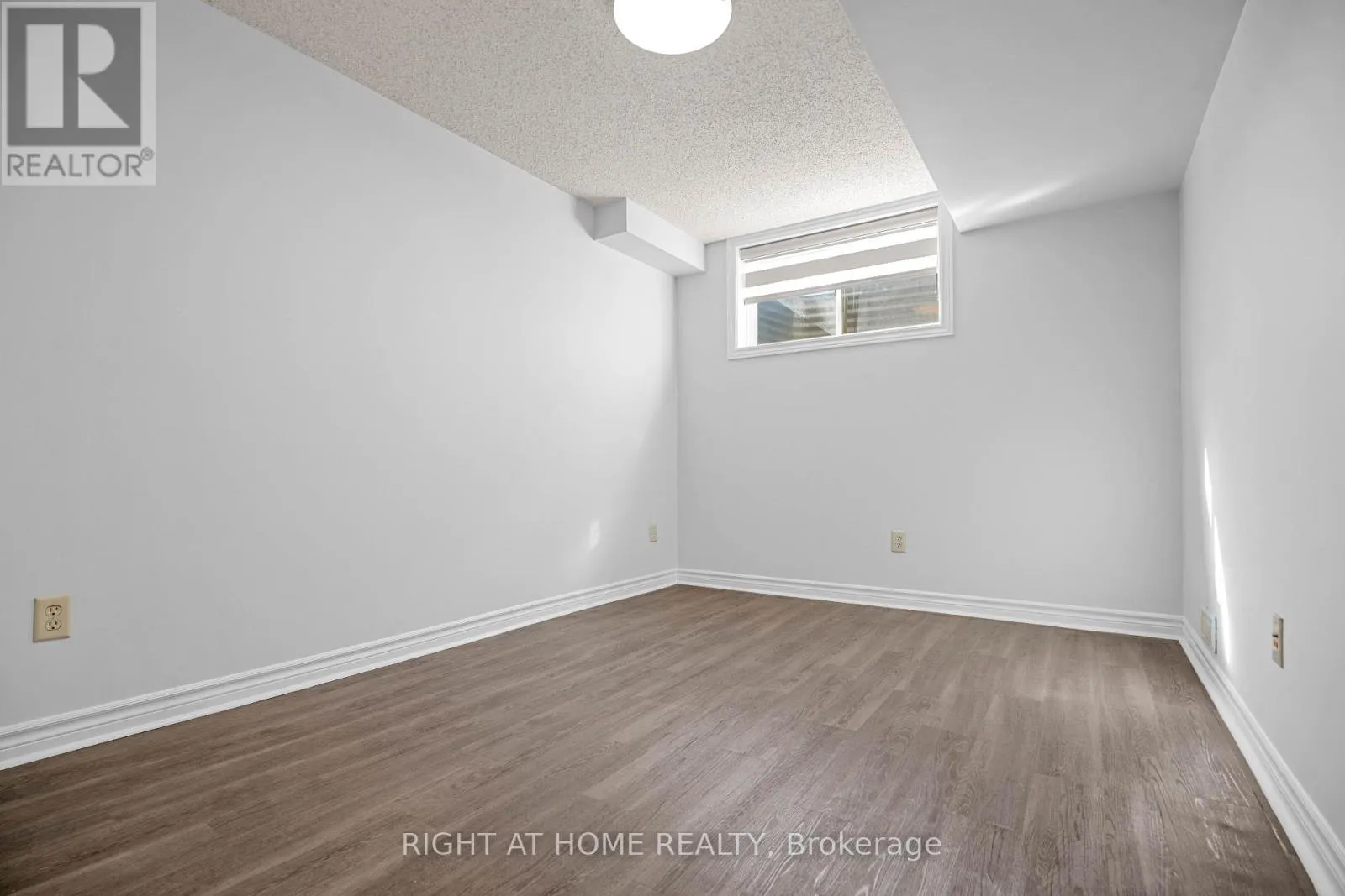 31 - 600 SARNIA ROAD #31