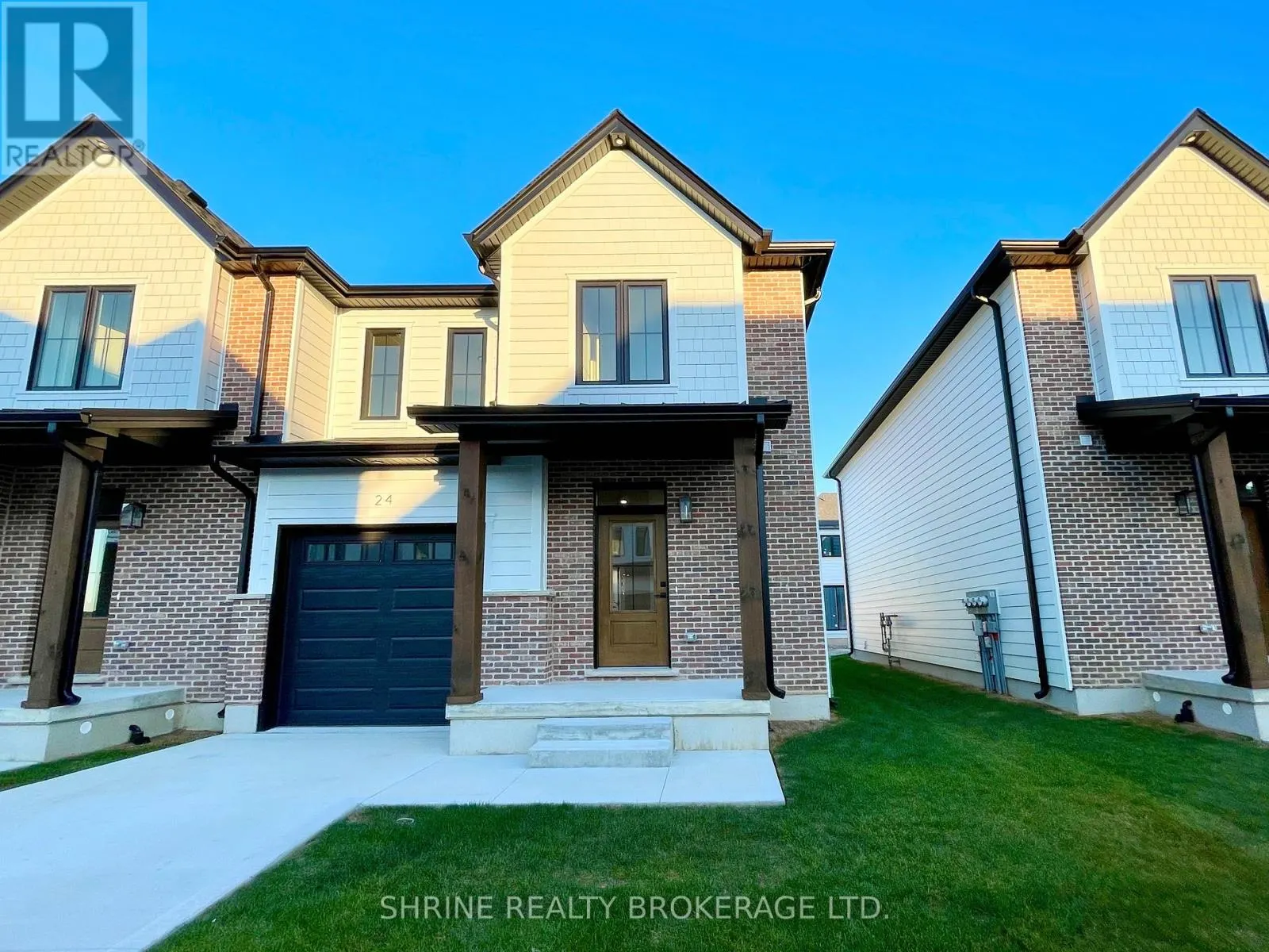 24 - 147 SCOTTS AVENUE #24