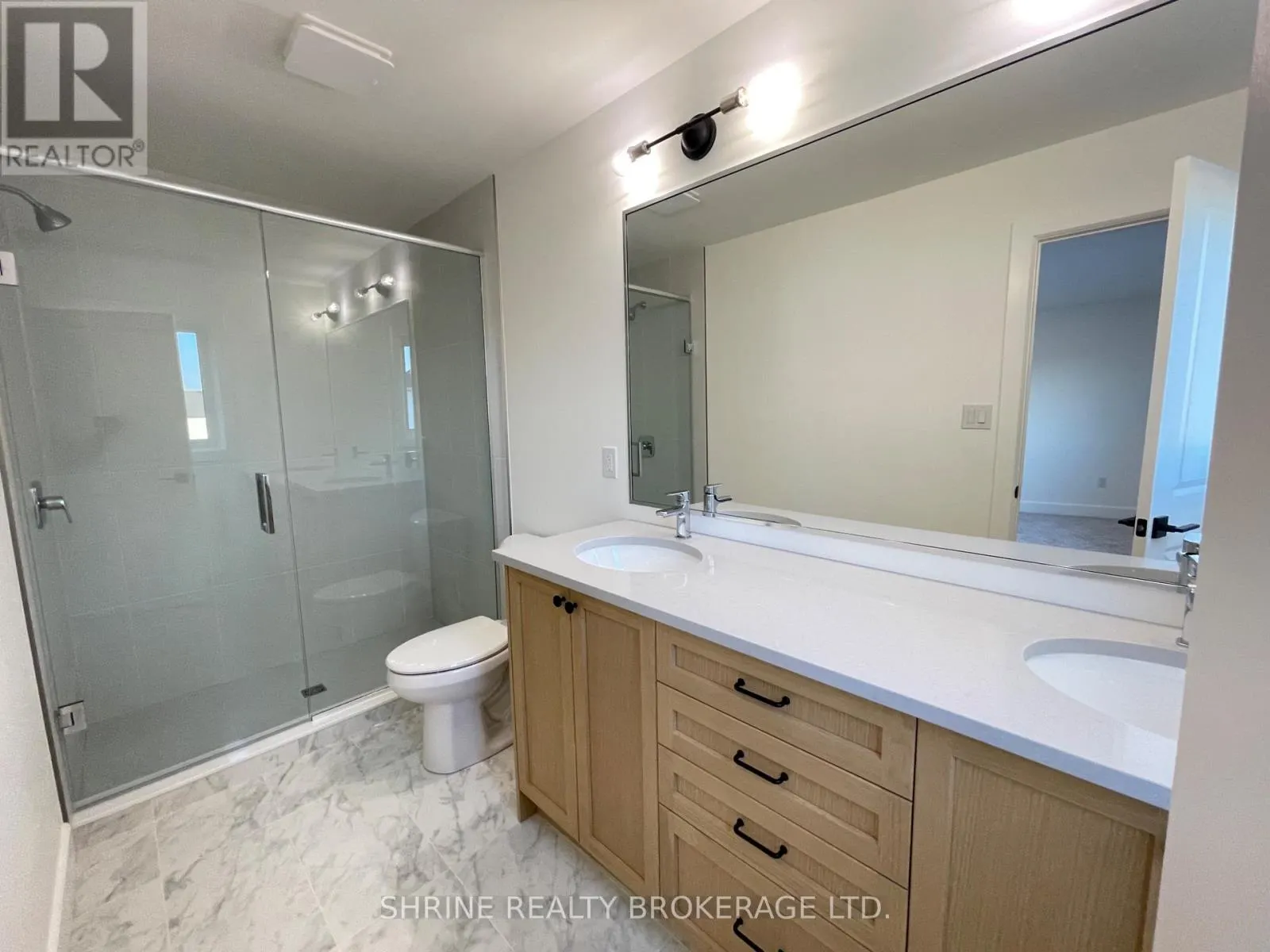 24 - 147 SCOTTS AVENUE #24