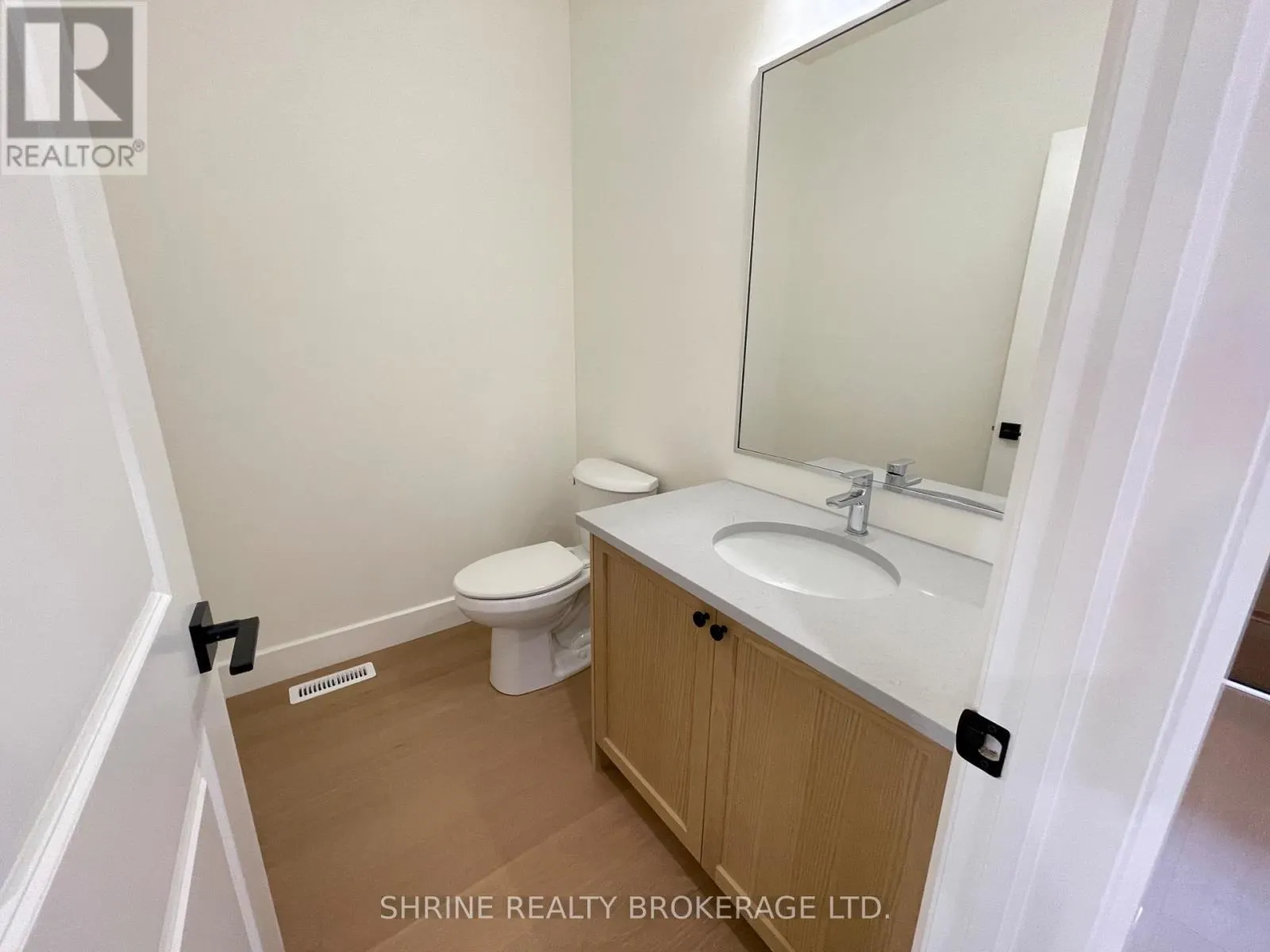 24 - 147 SCOTTS AVENUE #24