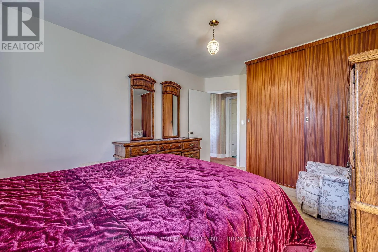 818 BROADWAY AVENUE