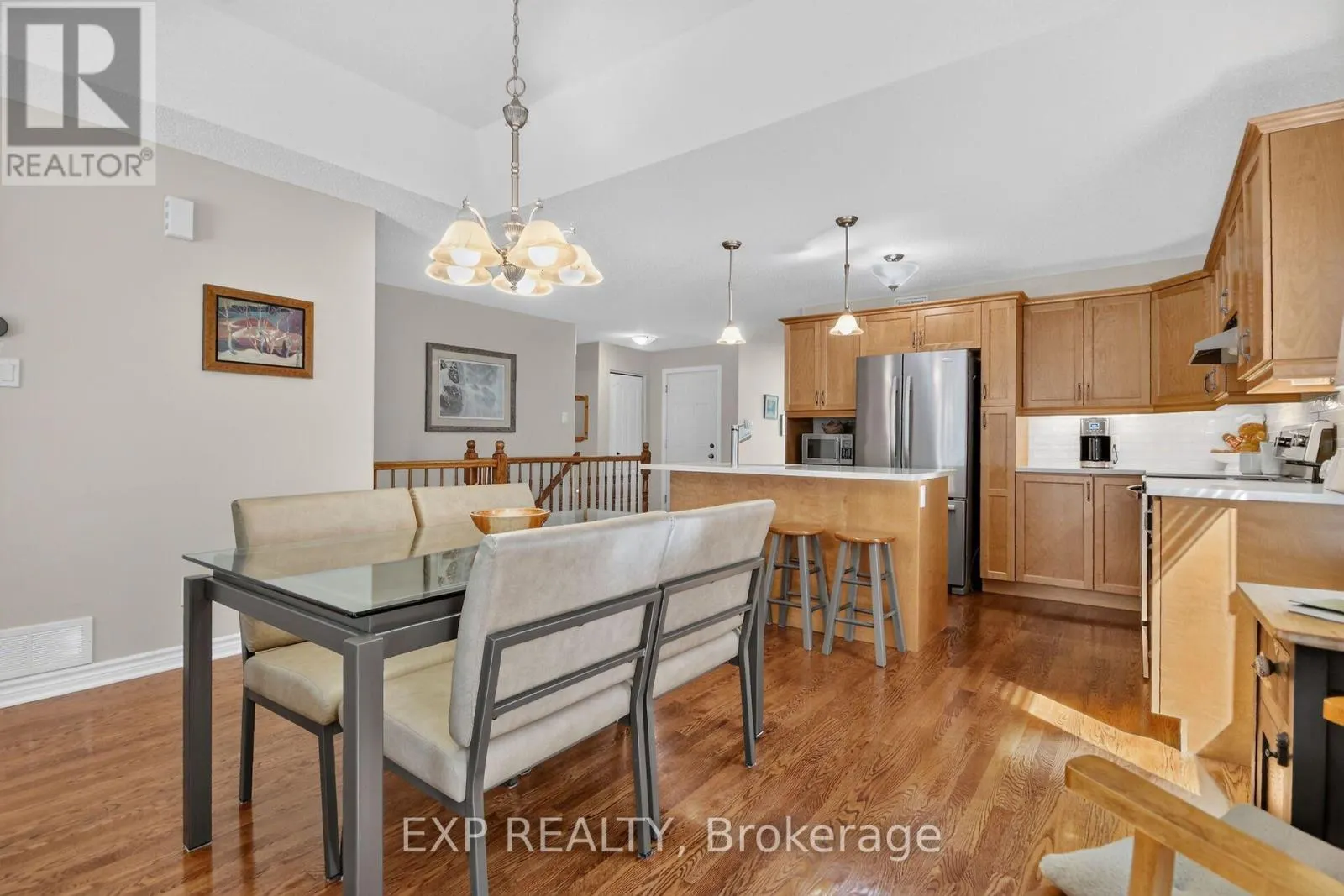 40 GASLIGHT WAY